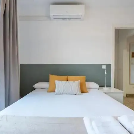 Cozy For 4 Guests Málaga